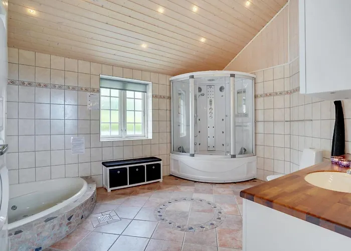 Regnwald - 400m To The Fjord By Interhome Feriehus